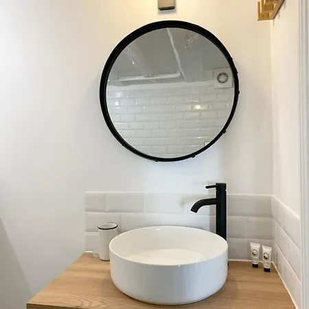 Appartamento Guestready - Stylish For 2 In The Heart Of Parigi